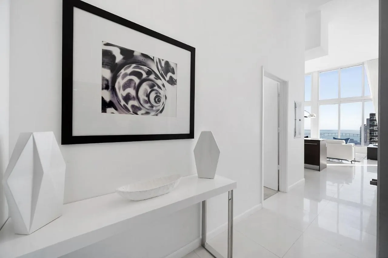 Iconic Luxurious High Ceilings Unit Brickell W