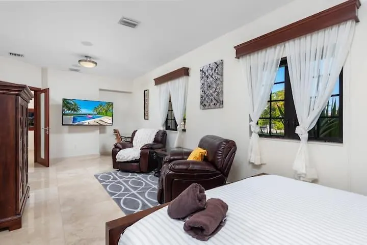 Toscana - Luxury With Pool Miami