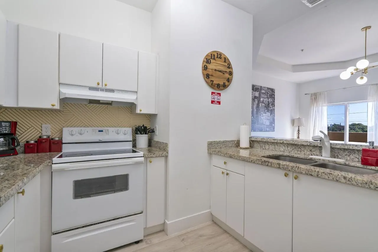 Apartment Airport Getaway
