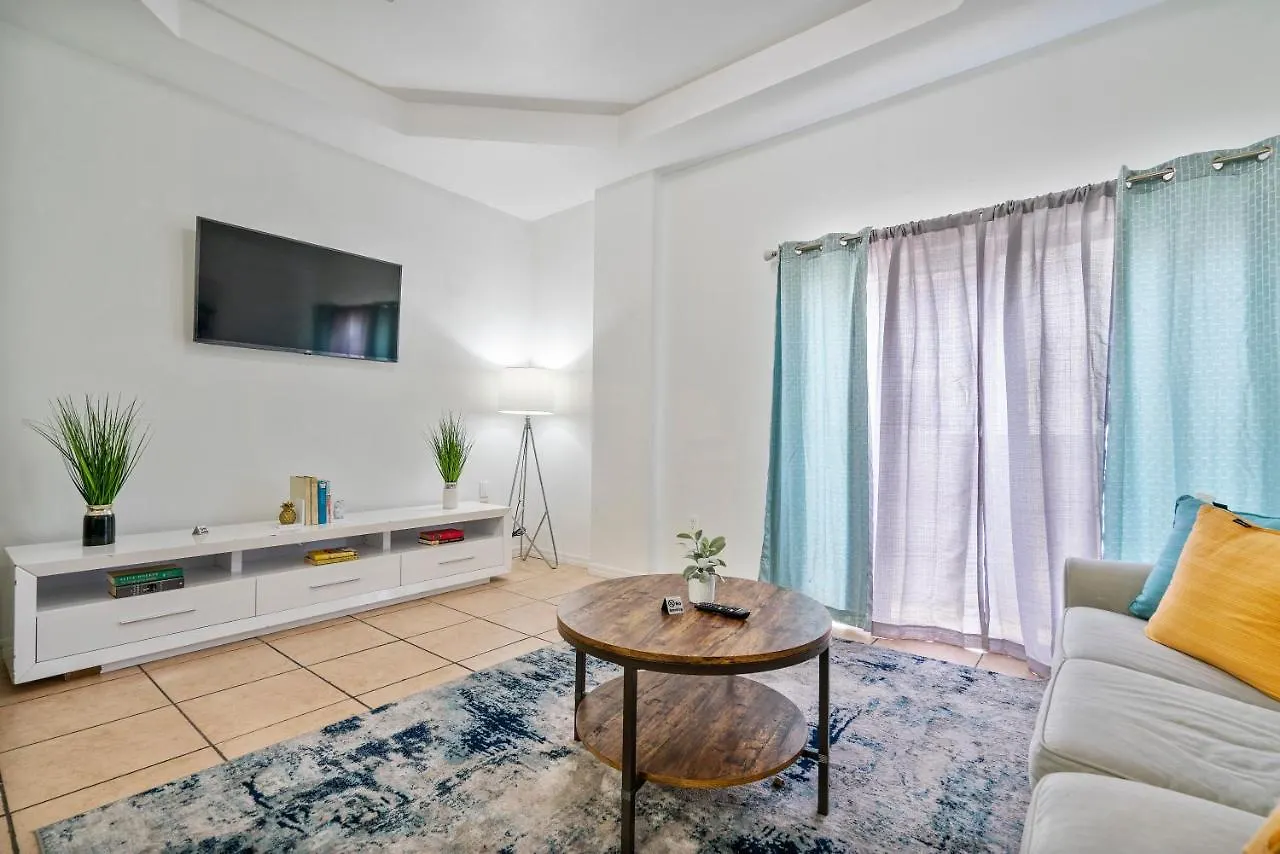 Apartment Airport Getaway Miami