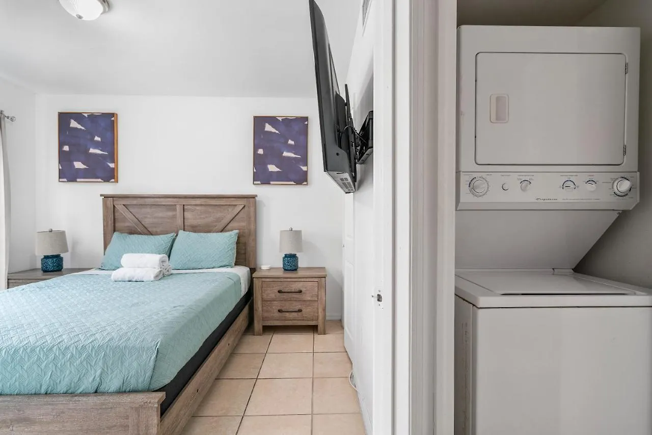 Apartment Airport Getaway