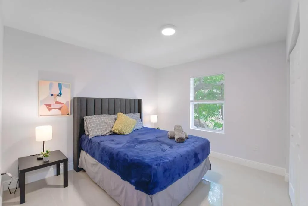 Lovely 3 Bedrooms 2 Bathroom At Liberty City * マイアミ