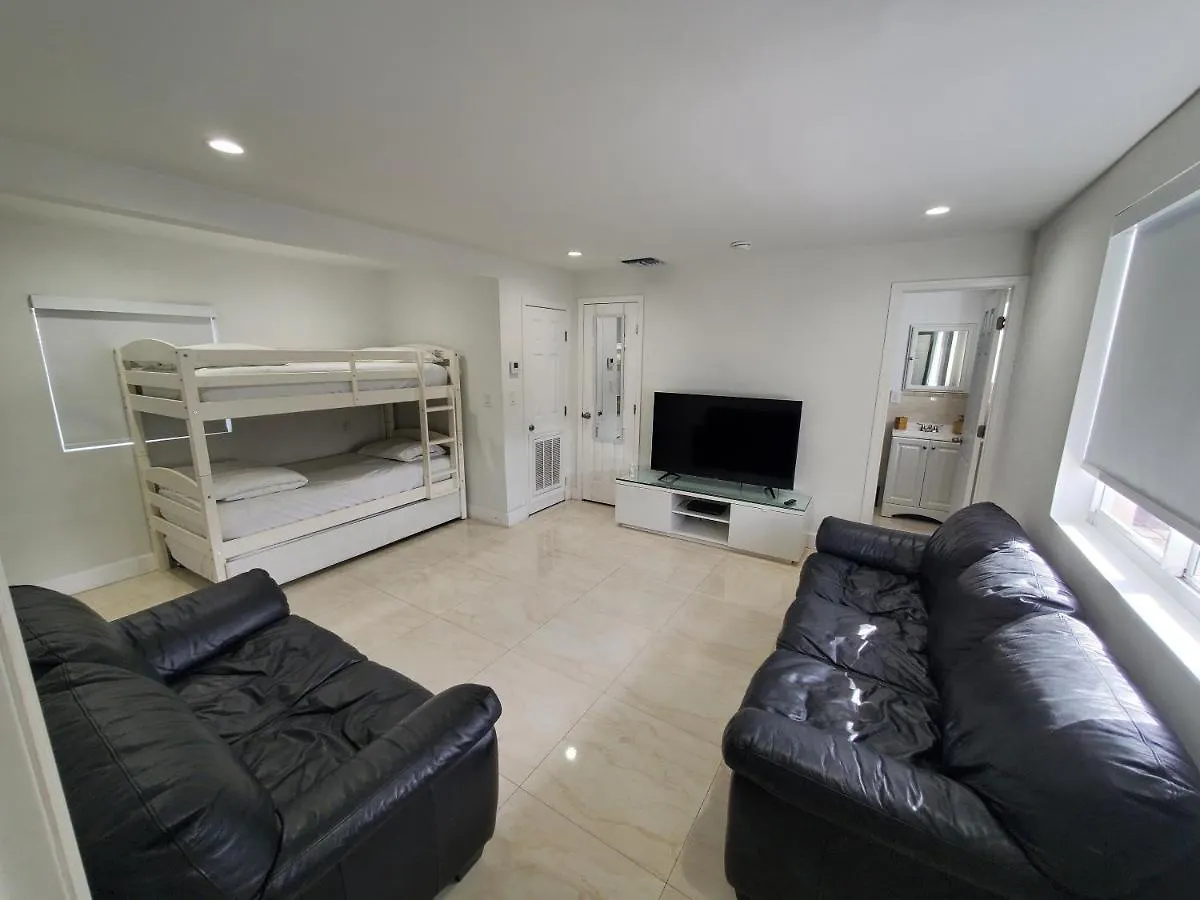 Miami-airport Oasis Vip House
