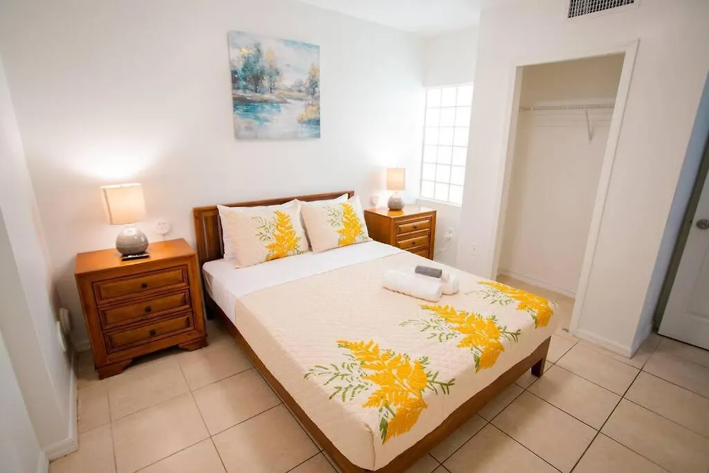 2/2.5 Apartment,7 Mins Airport, 20 Min Beach * ميامي