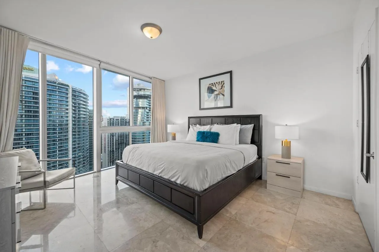 High Rise Luxury Ocean Corner Unit 2/2 - Icon Brickell *