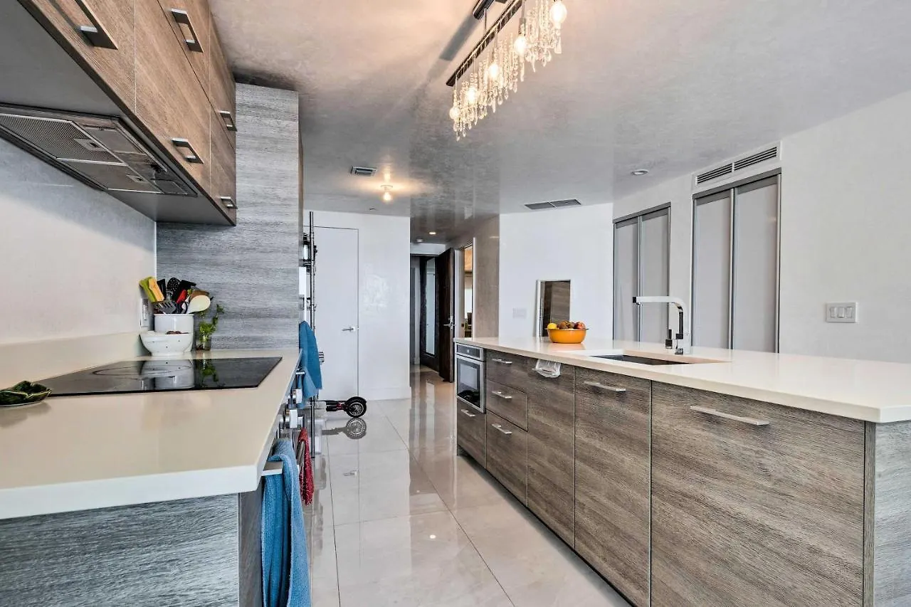 Luxe With Community Pool And Hot Tub! Apartment