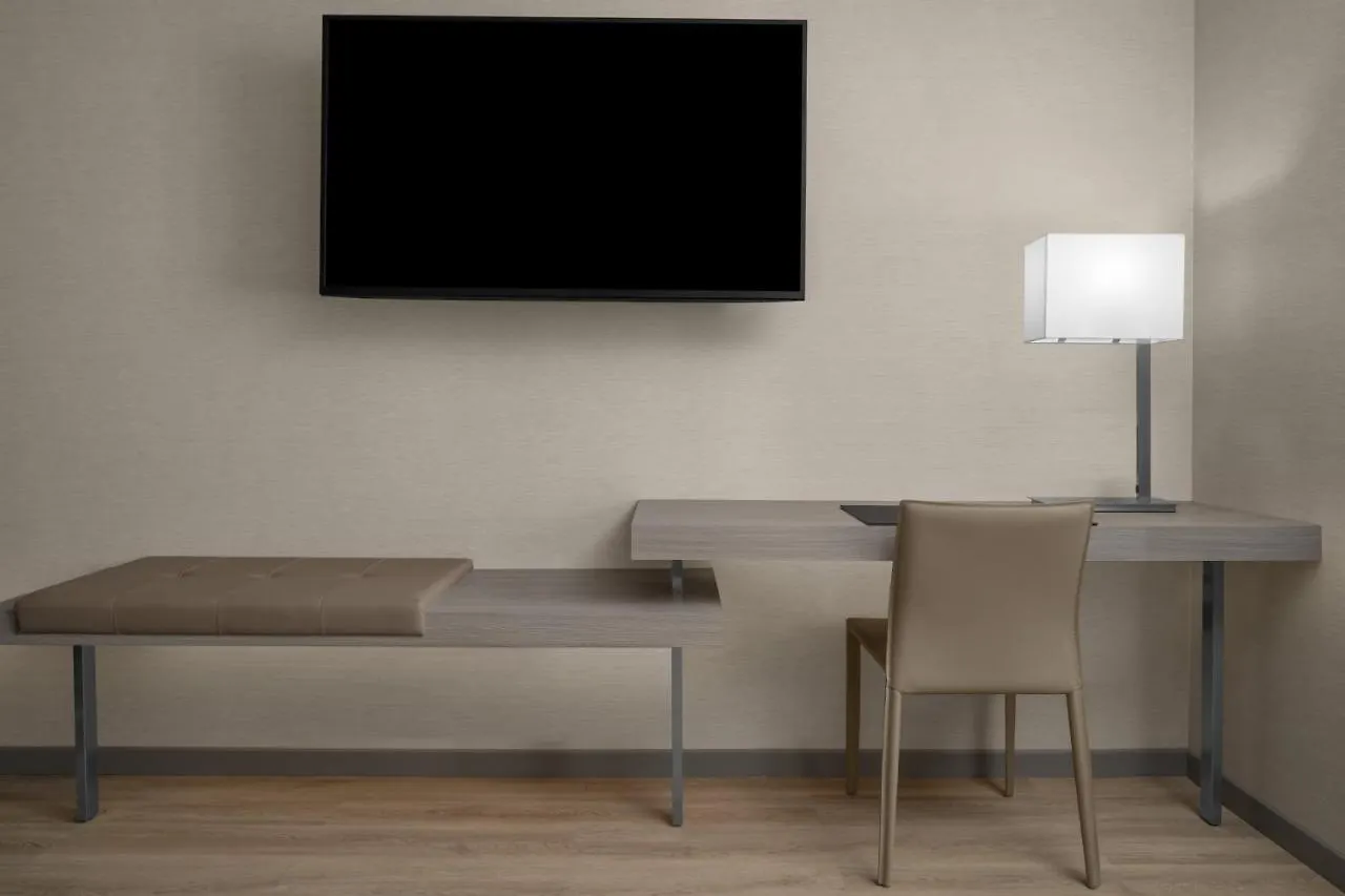 Hotel Ac By Marriott Miami Dadeland 4*
