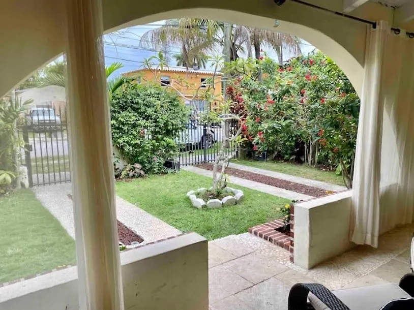 Tatil Evi Entire Private Beautiful 2 Bedroom Den House With Gated Front&back Yard And Free Parking 10min Drive To Miami