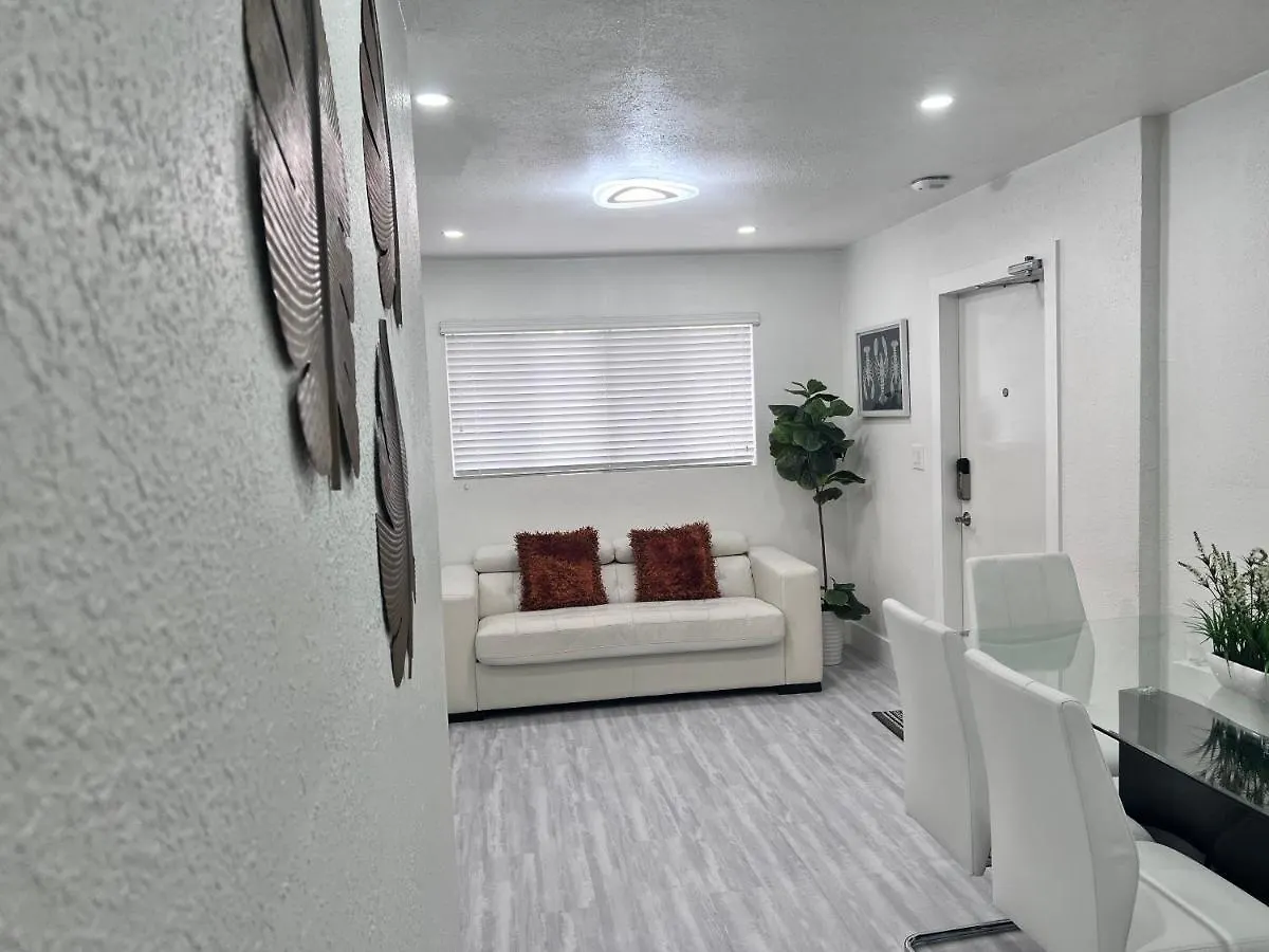 Stylish 2 Bedrooms By International Airport Appartamento *