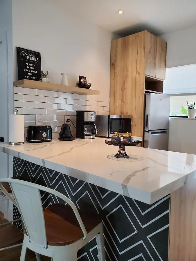 Casa Cuba In Little Havana, Brickell, Calle 8 And 10 Minutes To The Free Parking Apartment