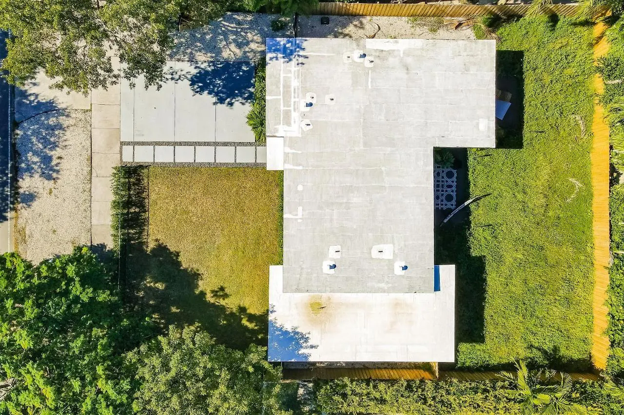 Mid-century Modern Oasis 度假居 迈阿密