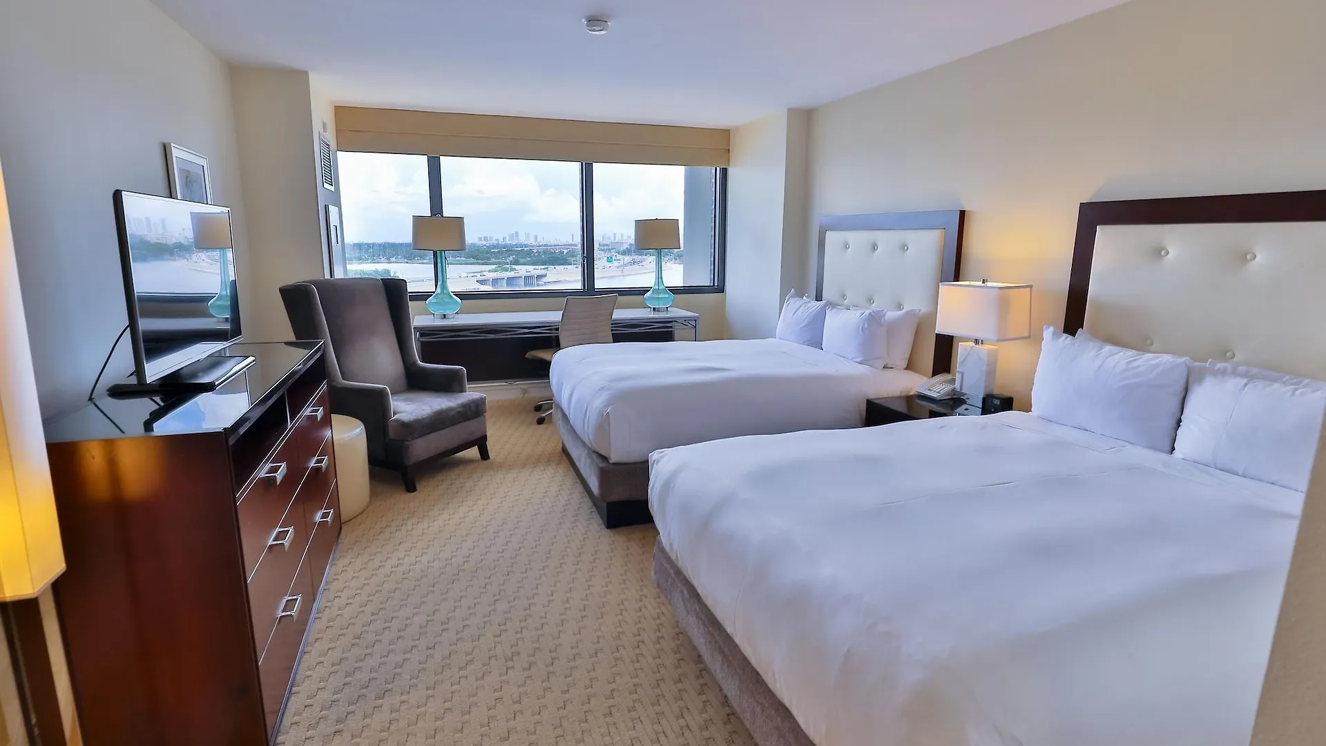 Hilton Airport Blue Lagoon Miami
