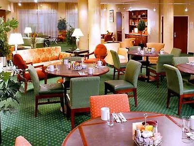 Courtyard By Marriott Miami At Dolphin Mall Sweetwater