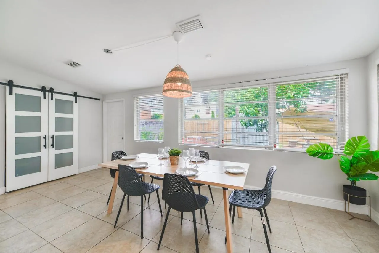 Amazing 3br House 5 Minutes From Marlins Park 別荘 マイアミ