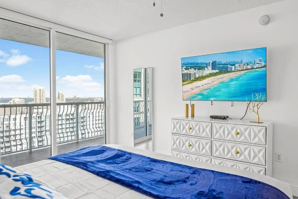 High Floor Unit Located In Brickell - Free Parking * 마이애미