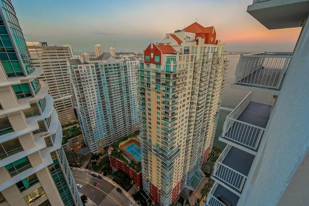 아파트 High Floor Unit Located In Brickell - Free Parking 마이애미