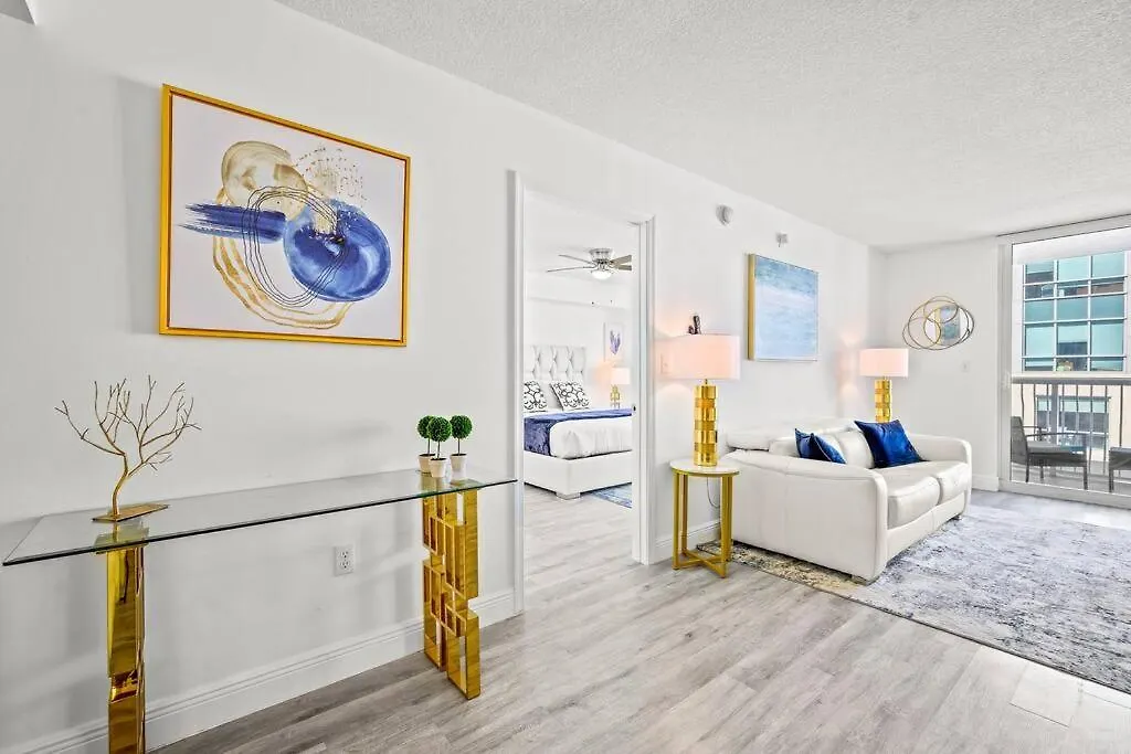 아파트 High Floor Unit Located In Brickell - Free Parking *