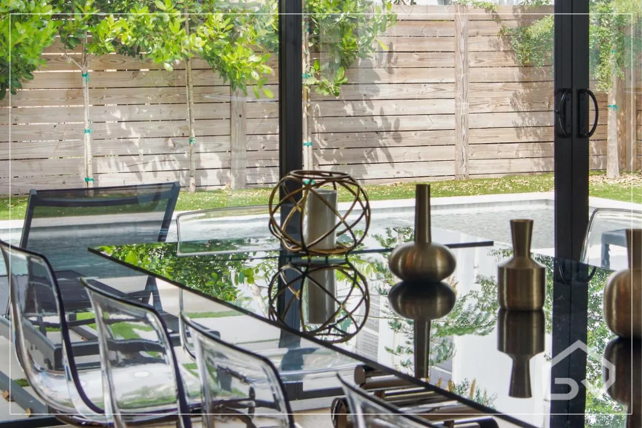 ヴィラ Noir Design District 4br & 2ba Sleeps 14 With Grill, Pool Table, Pool & マイアミ