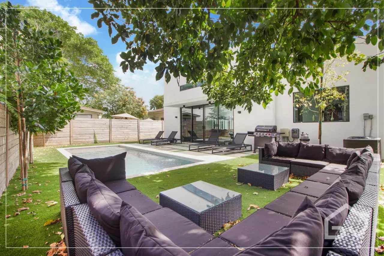 Noir Design District 4br & 2ba Sleeps 14 With Grill, Pool Table, Pool & ヴィラ