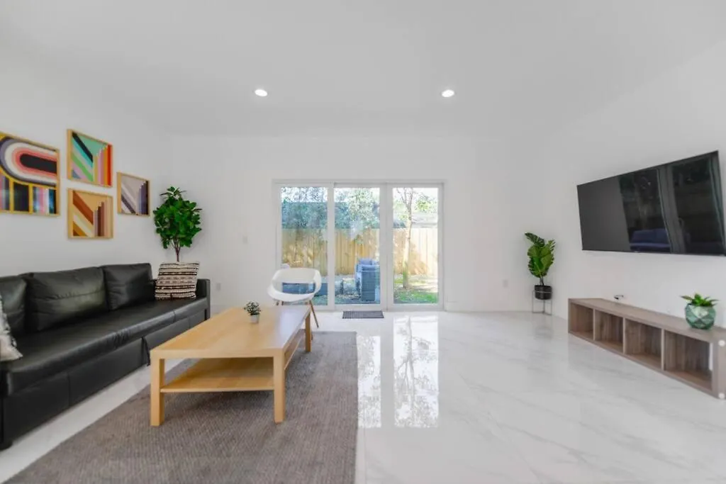 Spectacular 3 Bedrooms House, Spacious And Bright Miami