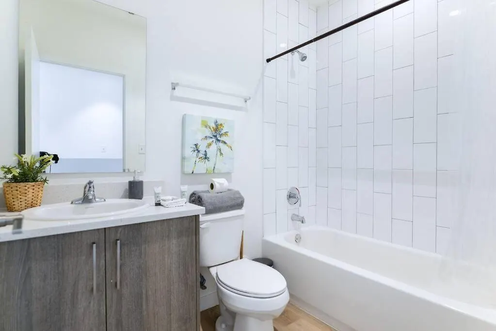 Holiday home Amazing Town House 15 Min From The Beach Wfree Parking