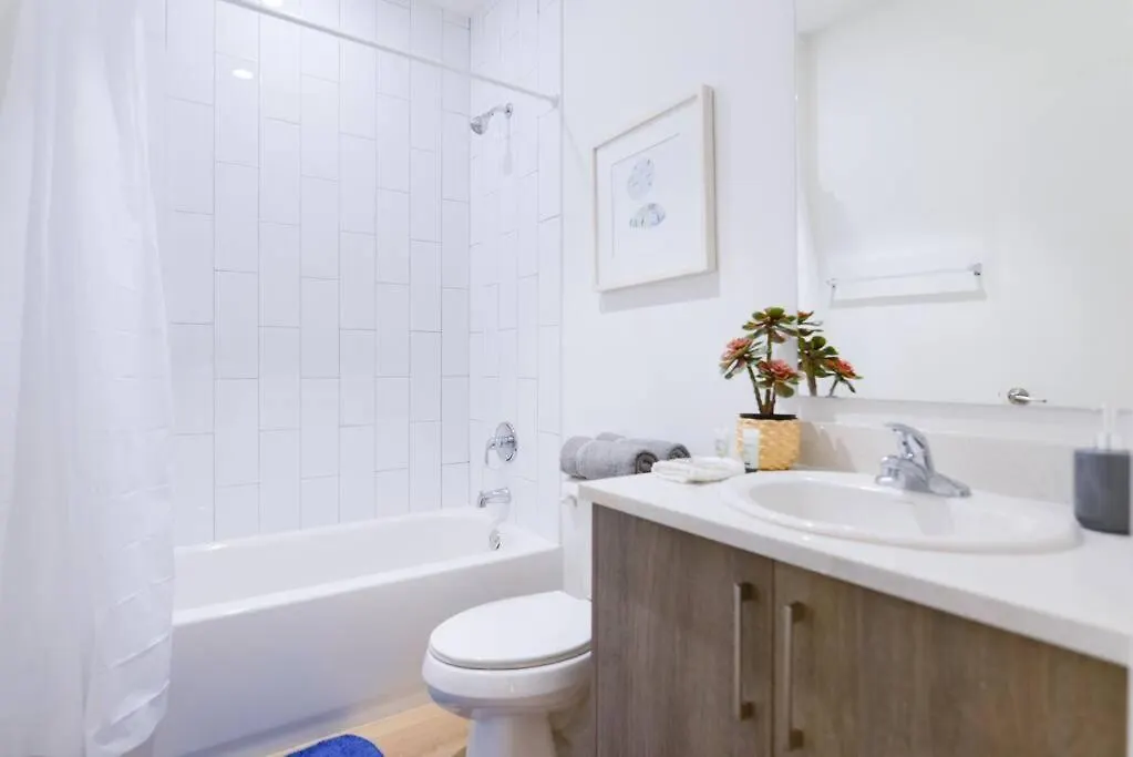 Amazing Town House 15 Min From The Beach Wfree Parking *