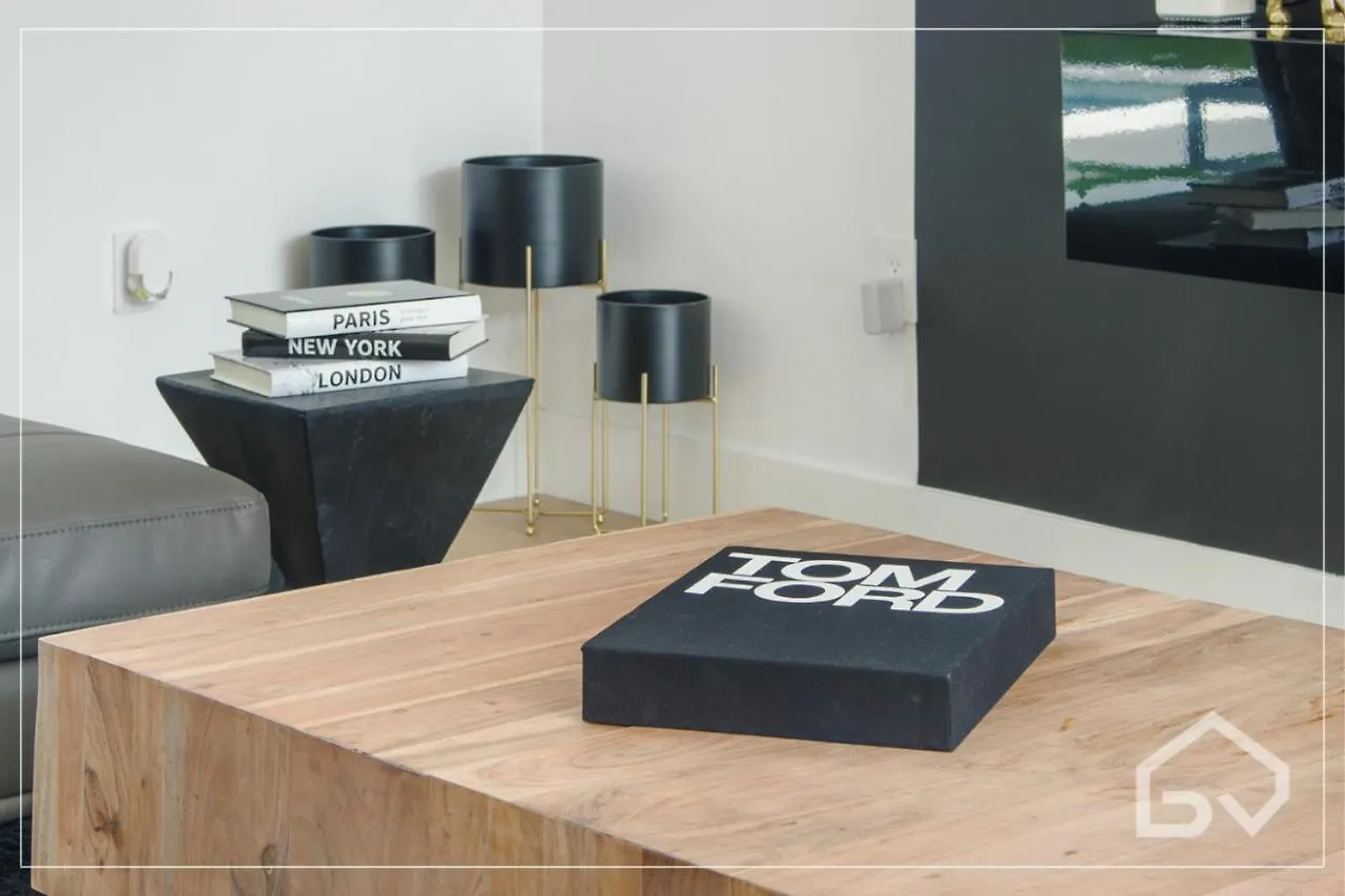Noir Design District 4br & 2ba Sleeps 14 With Grill, Pool Table, Pool & ヴィラ マイアミ