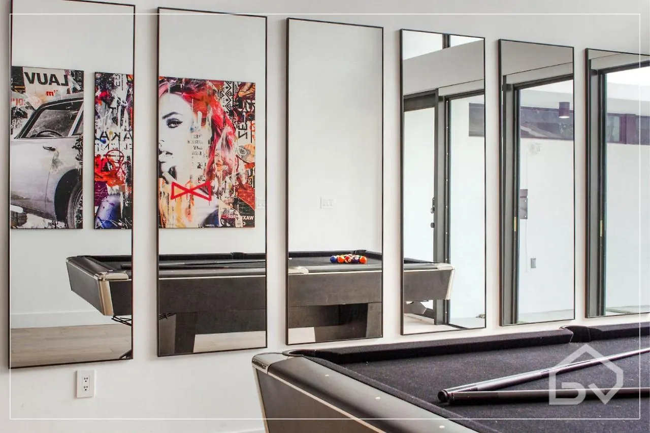 Noir Design District 4br & 2ba Sleeps 14 With Grill, Pool Table, Pool & * マイアミ