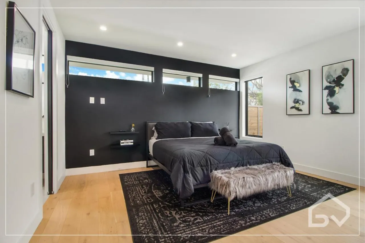 Noir Design District 4br & 2ba Sleeps 14 With Grill, Pool Table, Pool & * マイアミ
