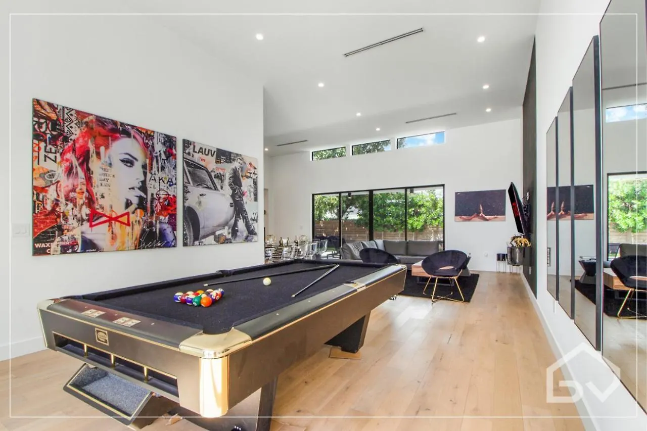 ヴィラ Noir Design District 4br & 2ba Sleeps 14 With Grill, Pool Table, Pool & *