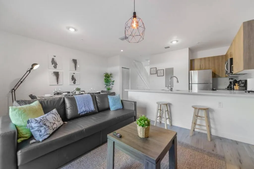 Wonderful Townhouse With 3 Bedrooms Semesterbostad *