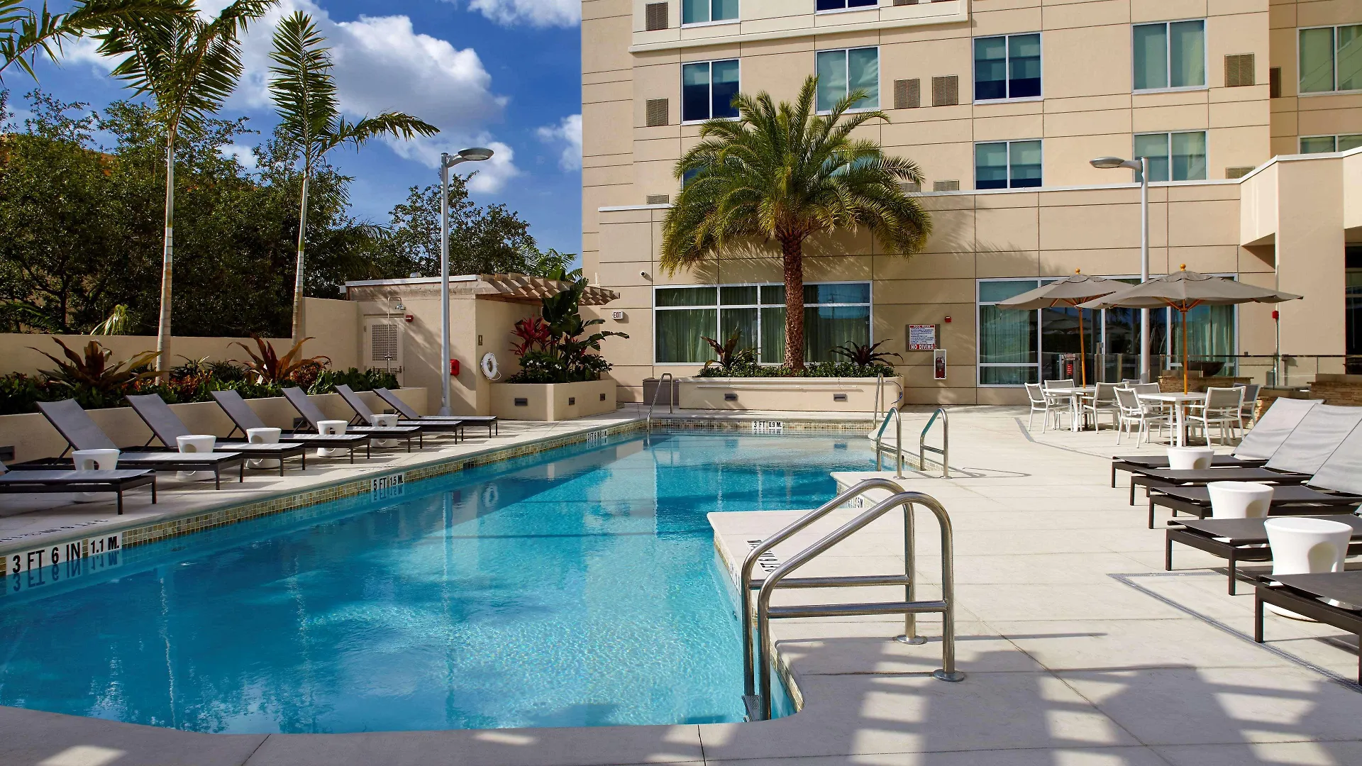 Hotell Hyatt Place Miami Airport East 3*