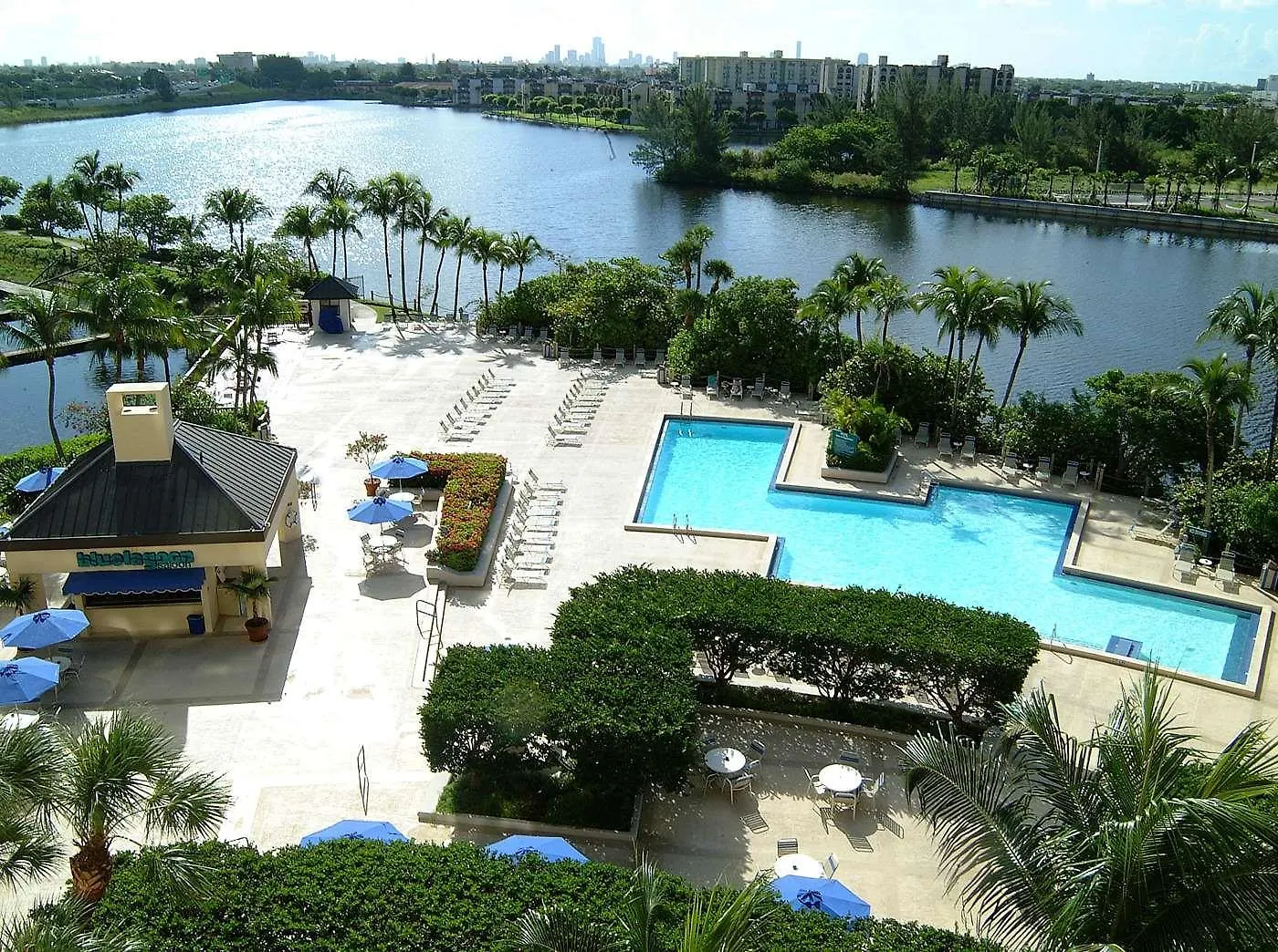Hilton Miami Airport Blue Lagoon Otel