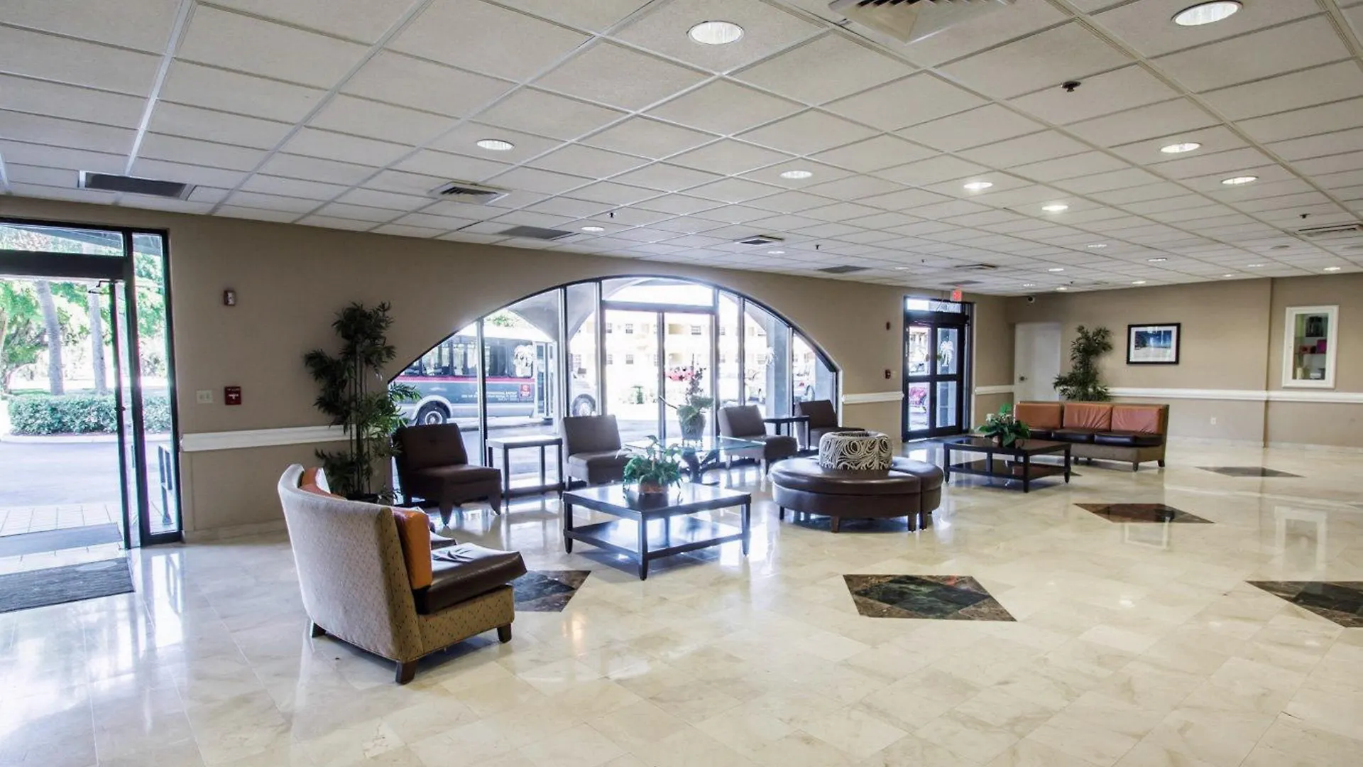 Hotel Clarion & Miami International Airport 2*