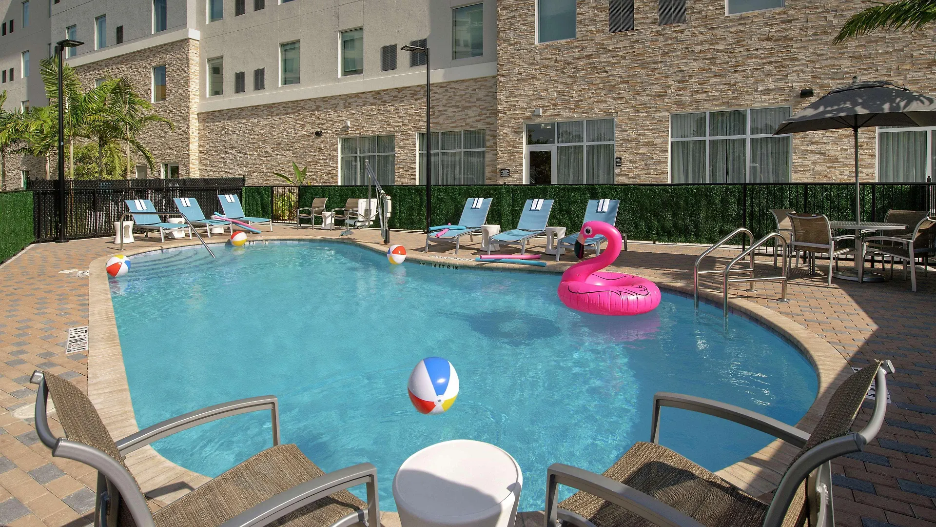 Hampton Airport East Hotel 3*