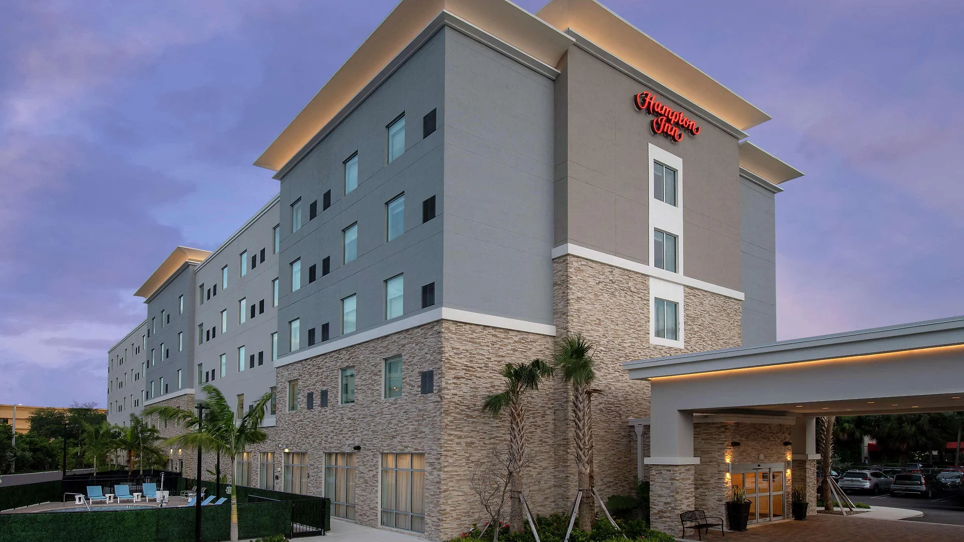 Hotel Hampton Airport East