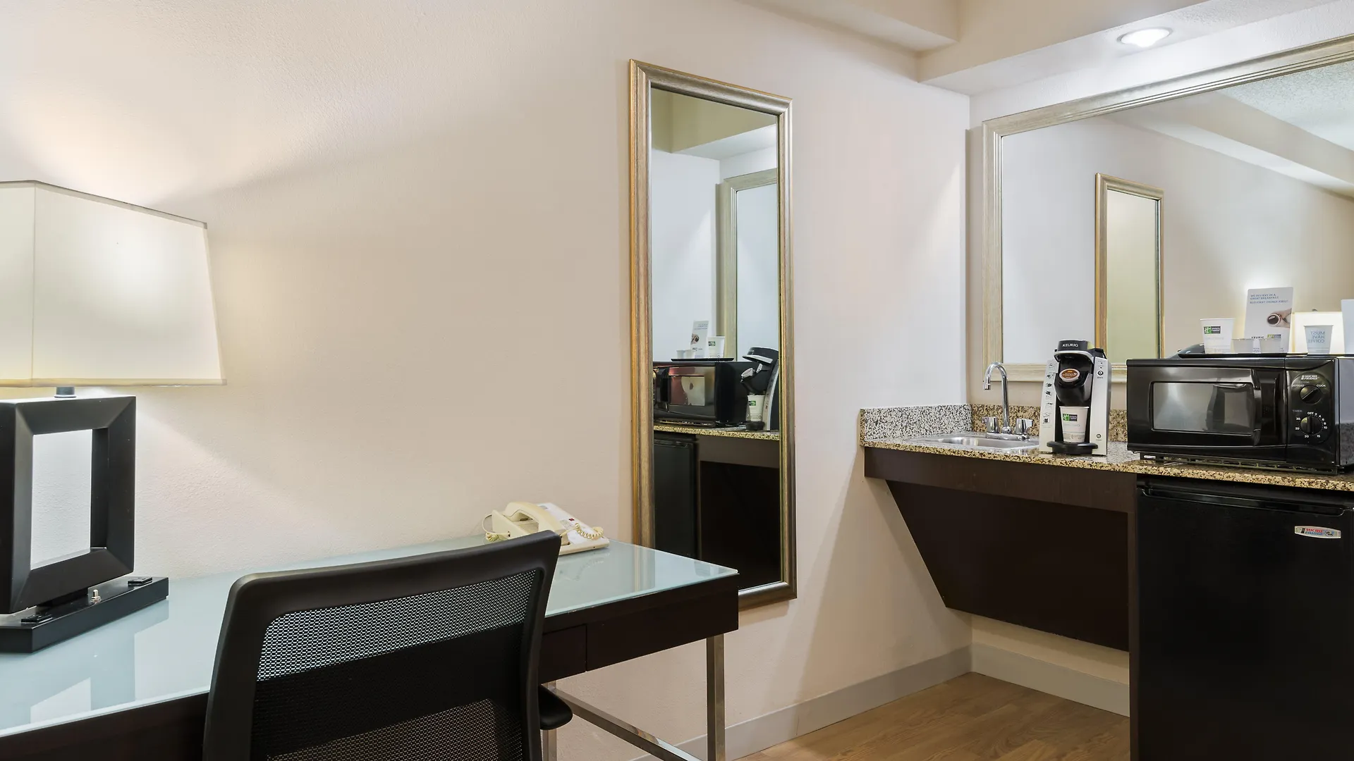Express & East-miami By Ihg 2*