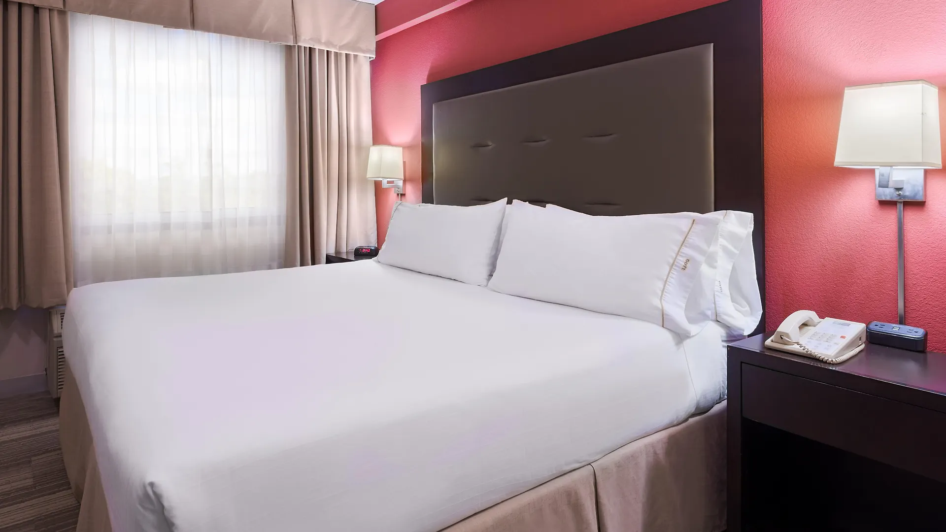 Hotel Express & East-miami By Ihg