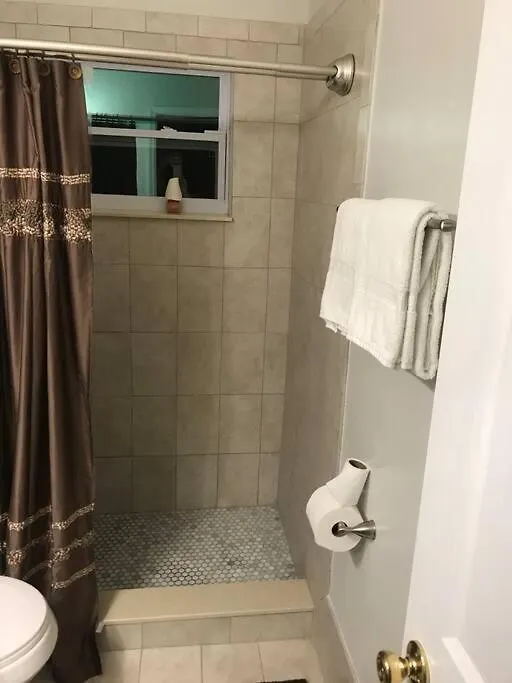 Our Cozy House In The Middle Of Apartmán Miami
