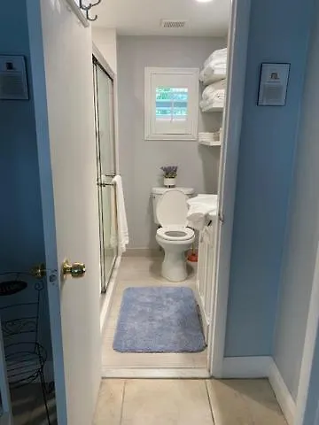 Modern 2/1 Near Midtown And Beaches Apartment