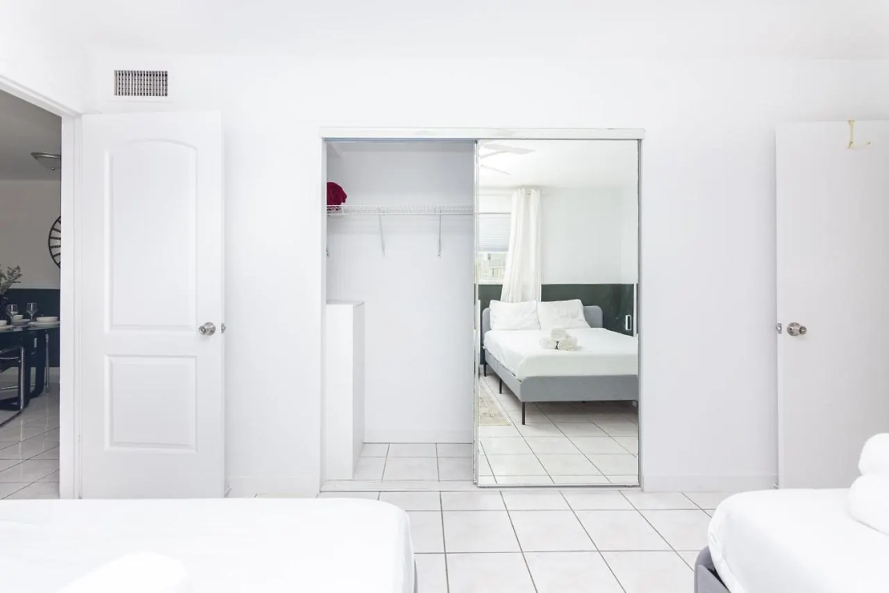 One Bedroom - With Parking & Balcony - Heart Of Wynwood