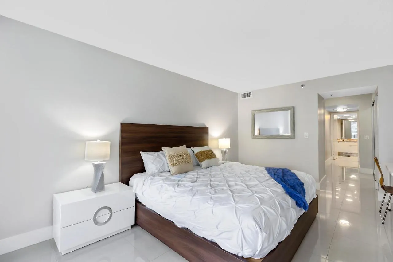 Apartment Biscayne Bay Blues *