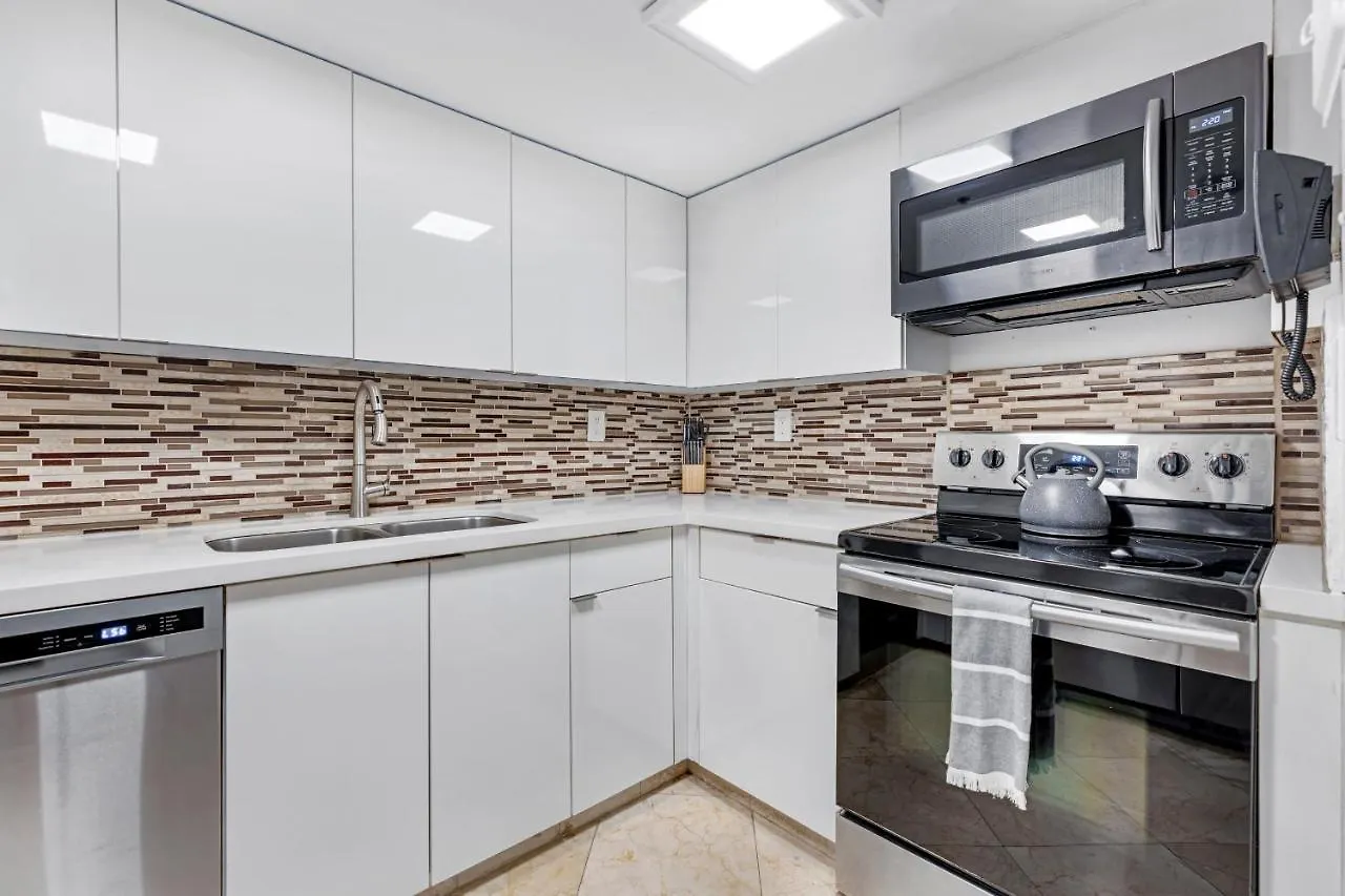 Biscayne Bay Blues Apartment