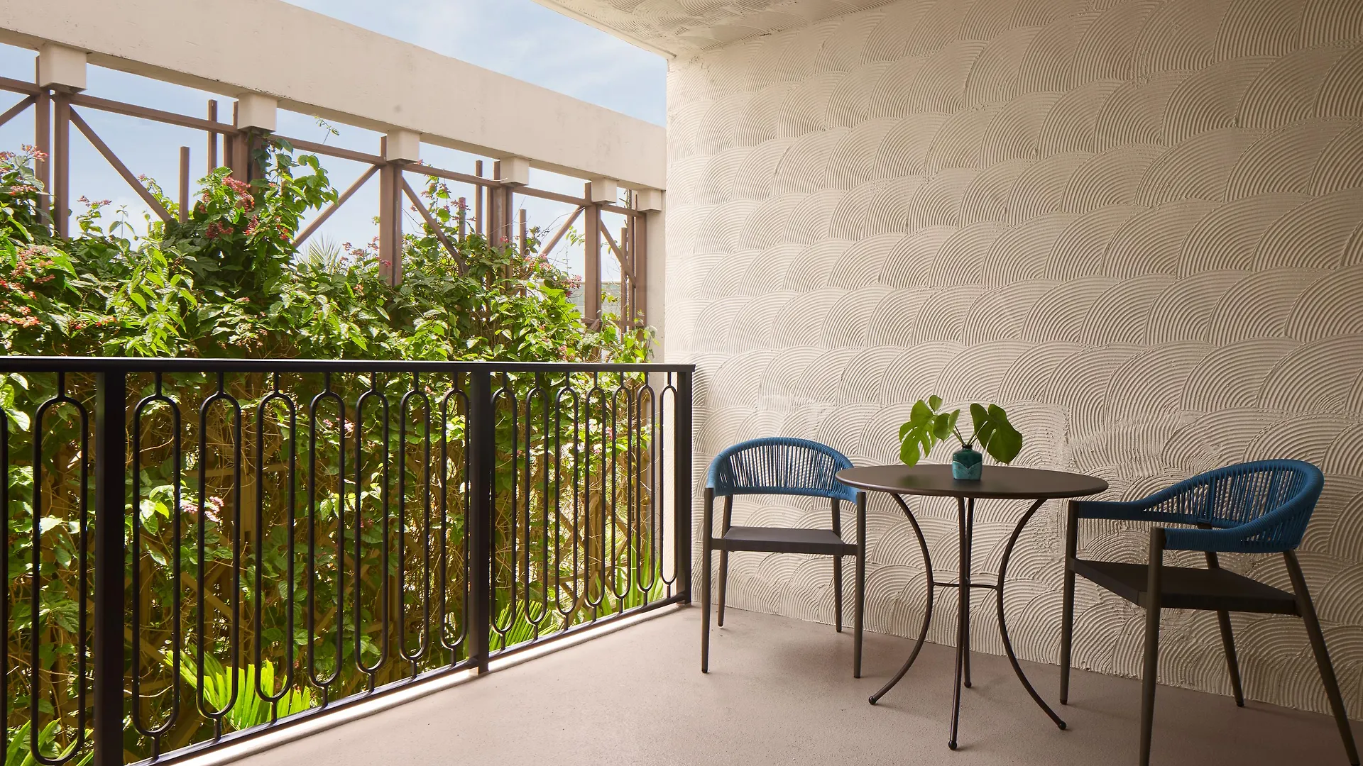 Mayfair House & Garden Hotel 5*