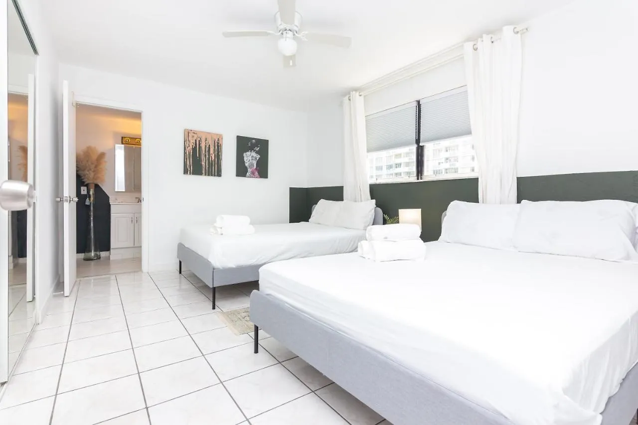 One Bedroom - With Parking & Balcony - Heart Of Wynwood