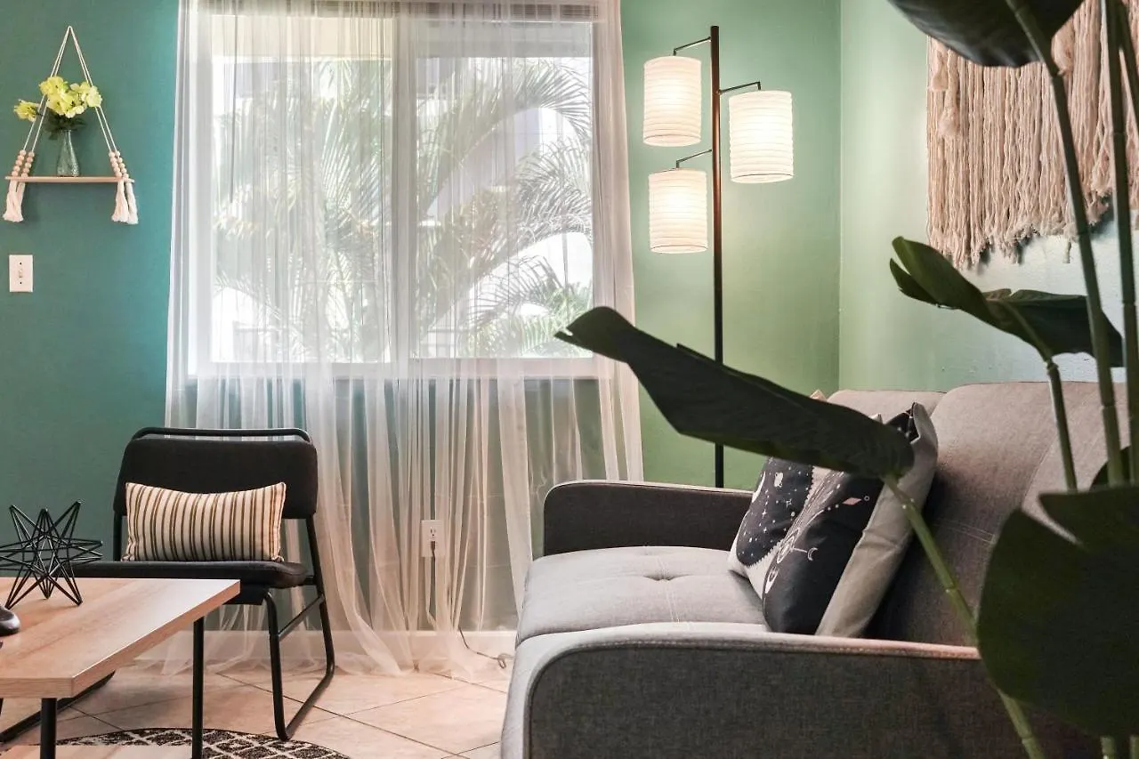 Specious 2 Bedroom Unit In Near Brickell Διαμέρισμα