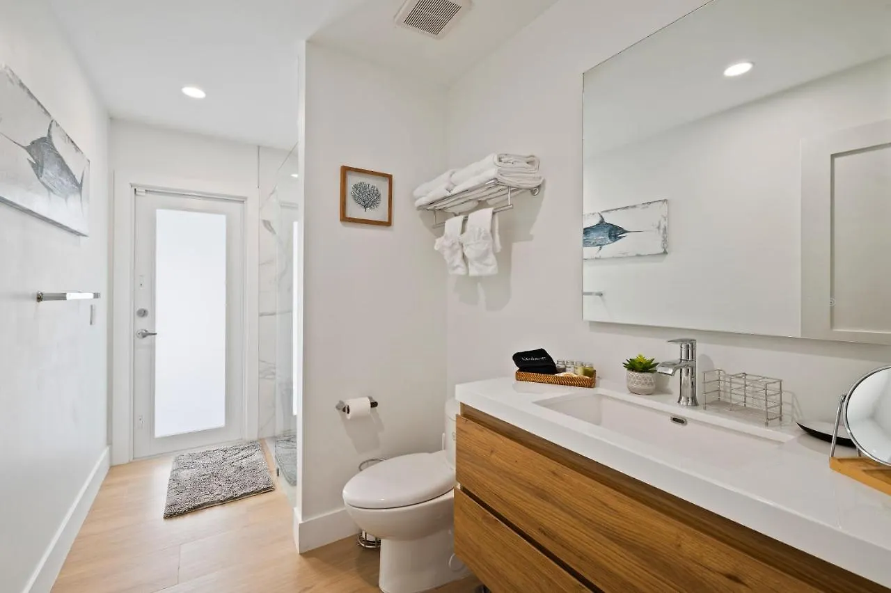 Paradise Miami, Luxury Gem With Heated Pool, Game Room, Fire Pit, 3 Bed 2 Bath Miami