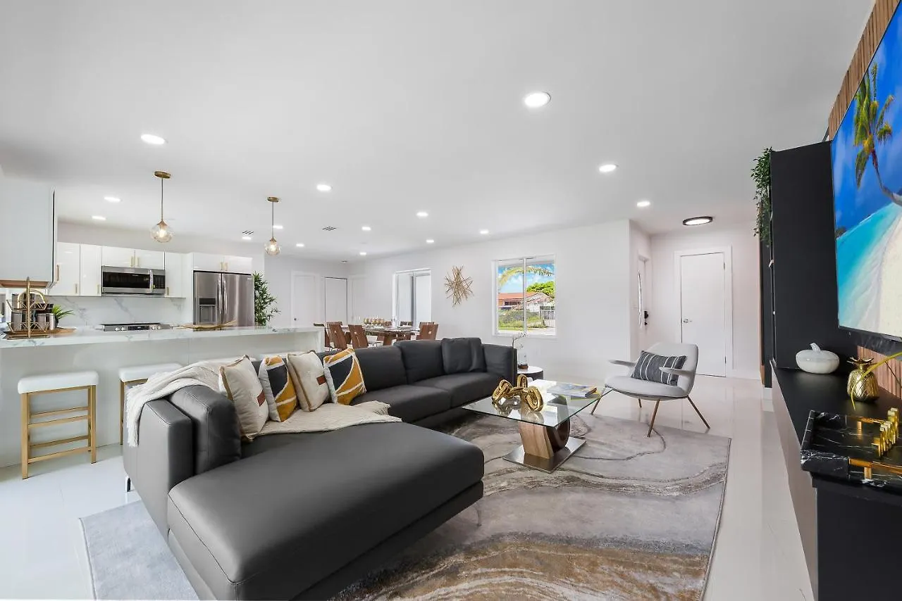 Stunning 5Br Heated Pool, Beach Access & Games L06 迈阿密