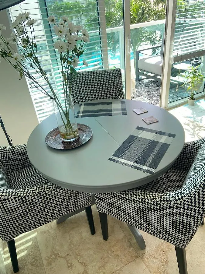 Comfortable In The Brickell Center Area *