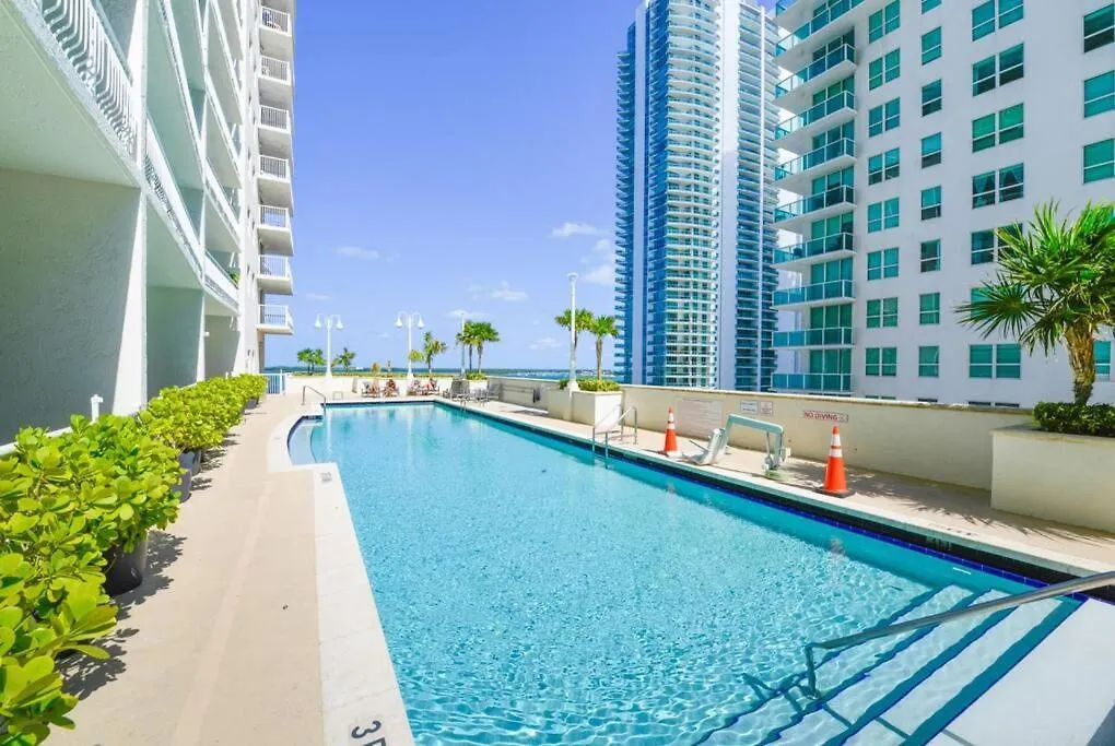 Fantastic 2/1 @brickell With Pool Apartman *